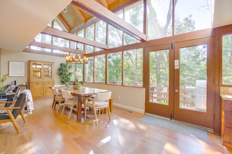Walk to Lake Arrowhead Village: Gem w/ Lake Access — photo 2