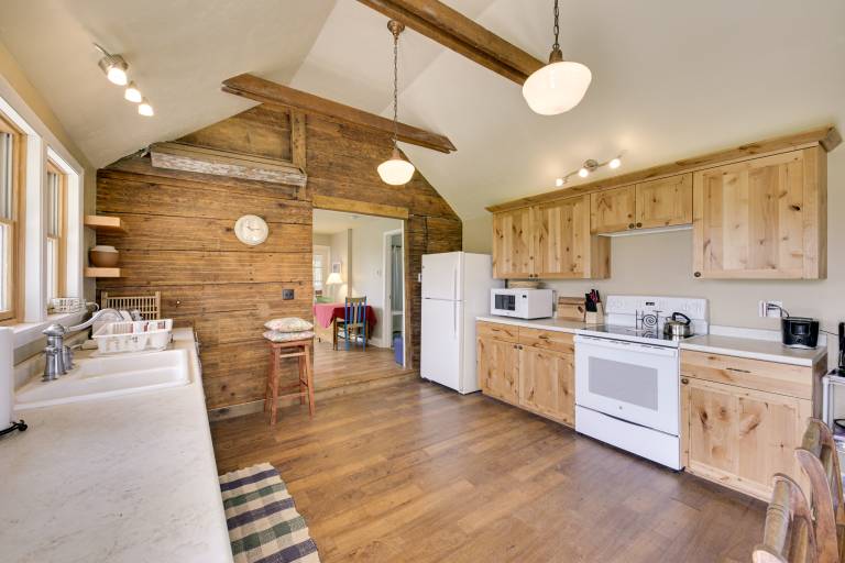 Quiet Baileys Harbor Country Home: 1 Mi to Lake! — photo 3