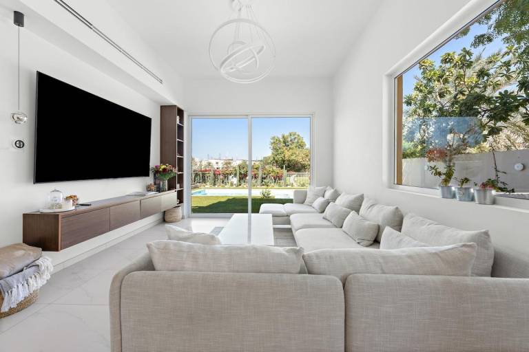 House Emirates Hills