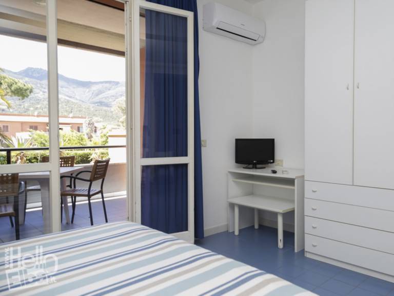 Holiday apartment with terrace — photo 3