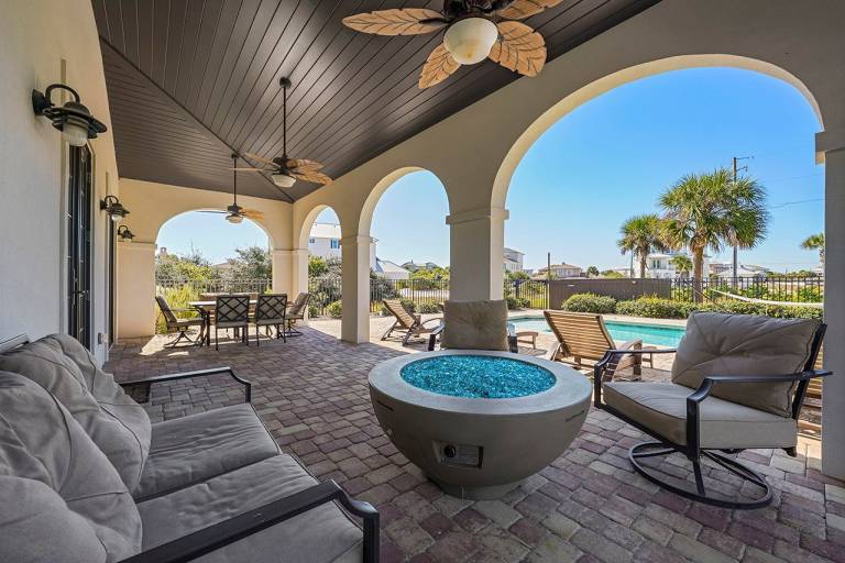 Array of Sunshine - Vacation Home Near the Beach with Private Pool — photo 2