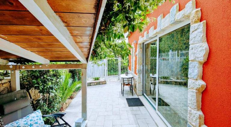 Rental apartment with pool — photo 5