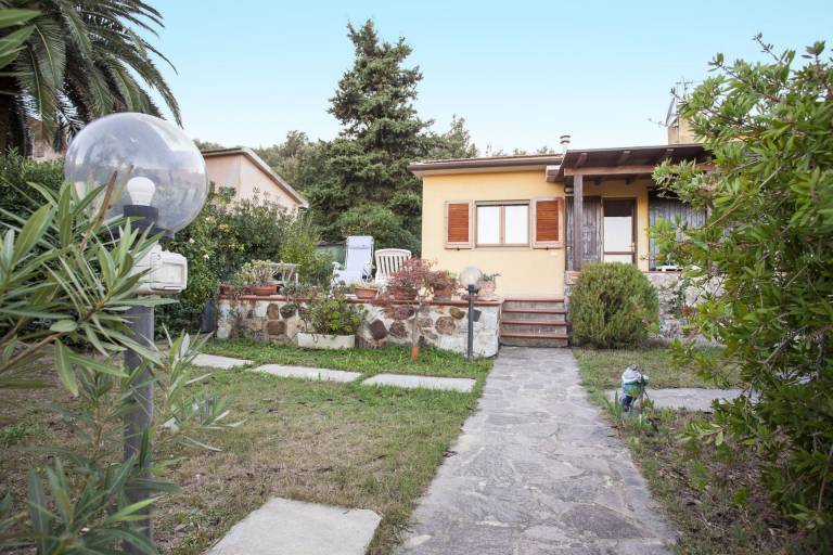 Family-oriented nice villa with yard & terrace | Dogs allowed — photo 5