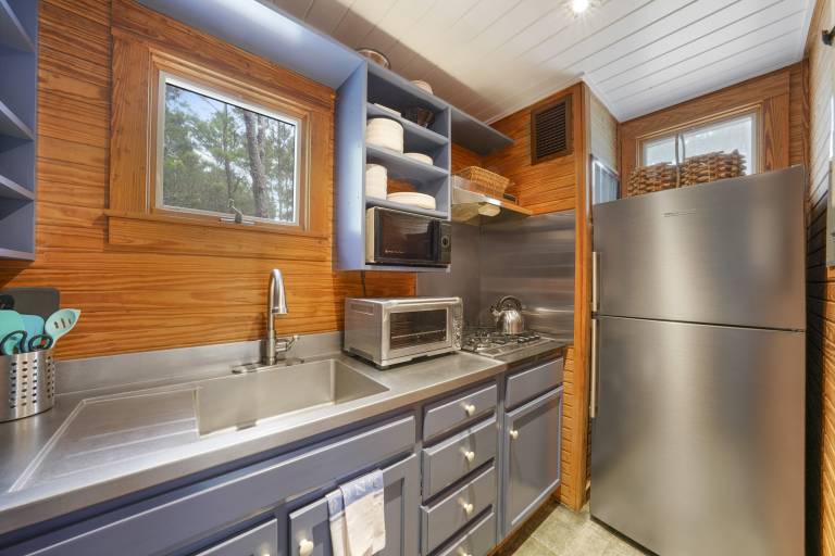 House with BBQ, heated pool & garden | City view — photo 4
