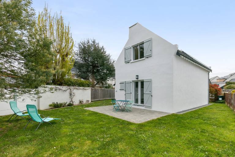 Fully equipped lovely house with barbeque, patio & yard | Garden view | Pets are welcome in Le Croisic