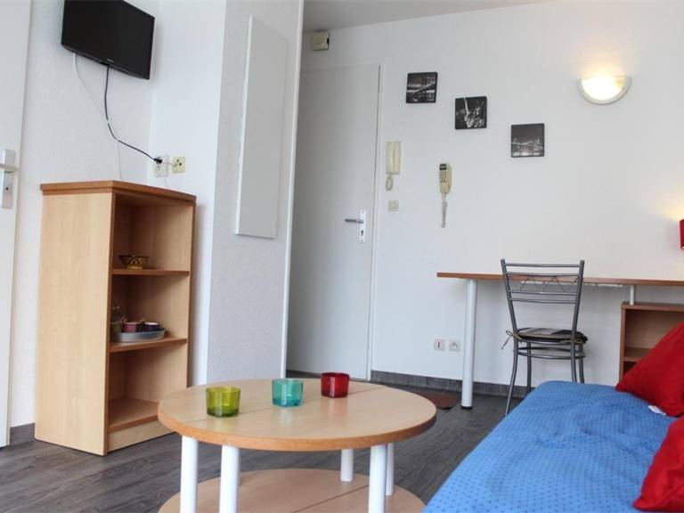 Holiday apartment with pool — photo 3