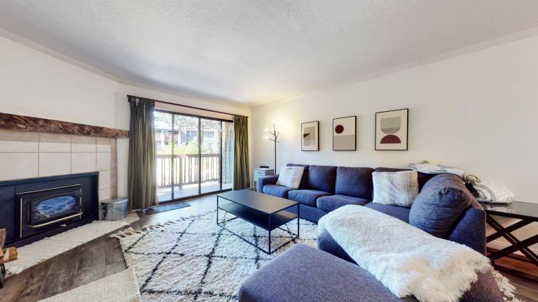 Condo with grill, jacuzzi & sauna | Mountain view in Mammoth Lakes, CA