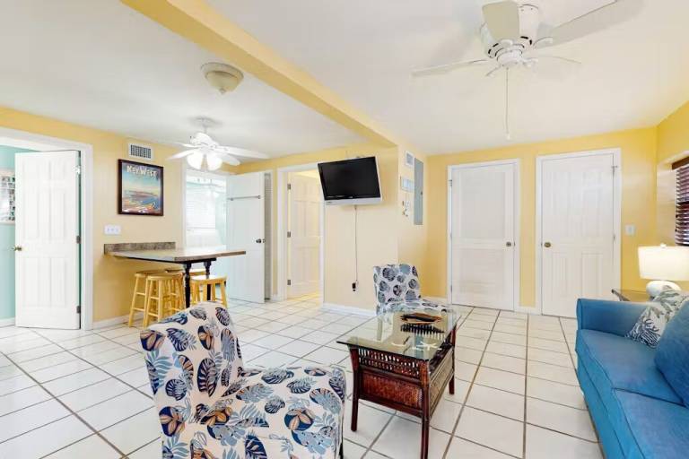 Apartment | Near Southernmost Point — photo 2