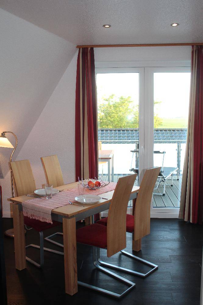 Holiday apartment with yard, terrace & grill — photo 4