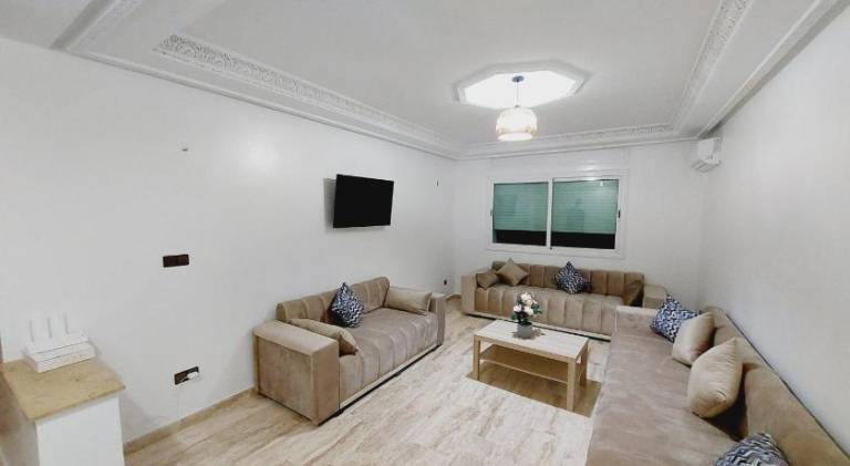 Apartment with pool — photo 5