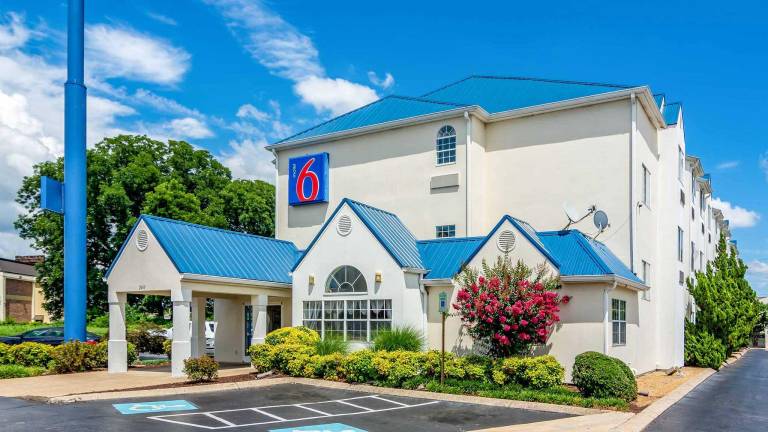 Motel 6 Chattanooga, TN - Downtown in Chattanooga, TN