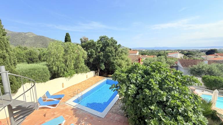 Villa Roses