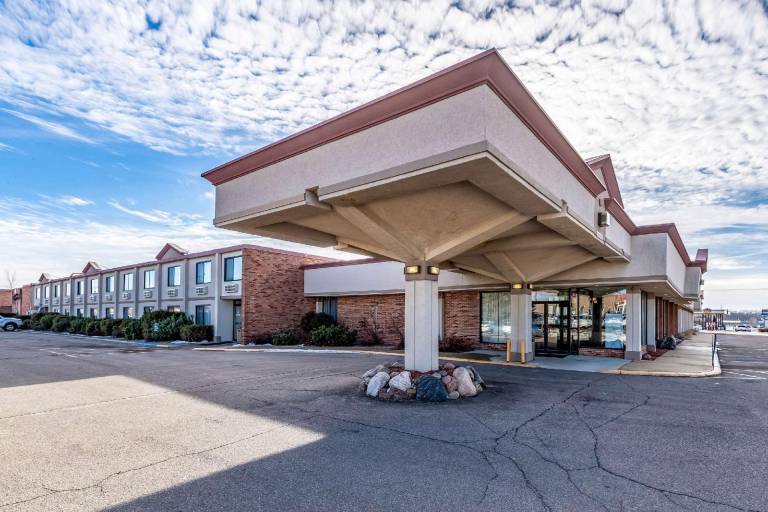 Quality Inn & Suites Albert Lea — photo 4