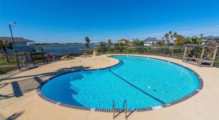 House with yard, private pool & BBQ | Suitable for remote work — photo 4