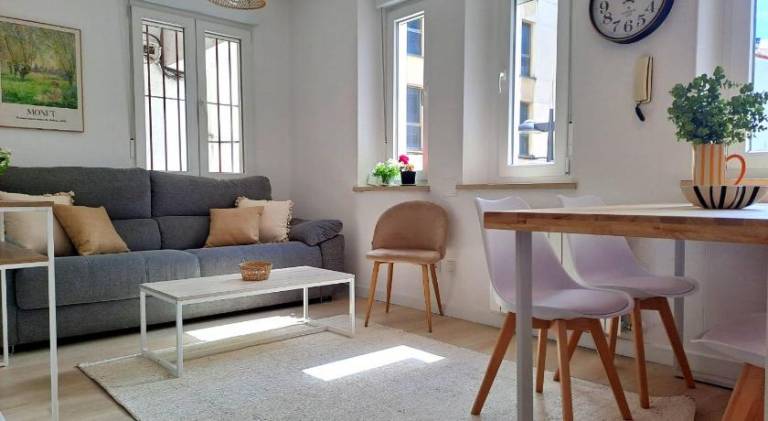 Rental apartment with 3 rooms for 5 persons in Oviedo