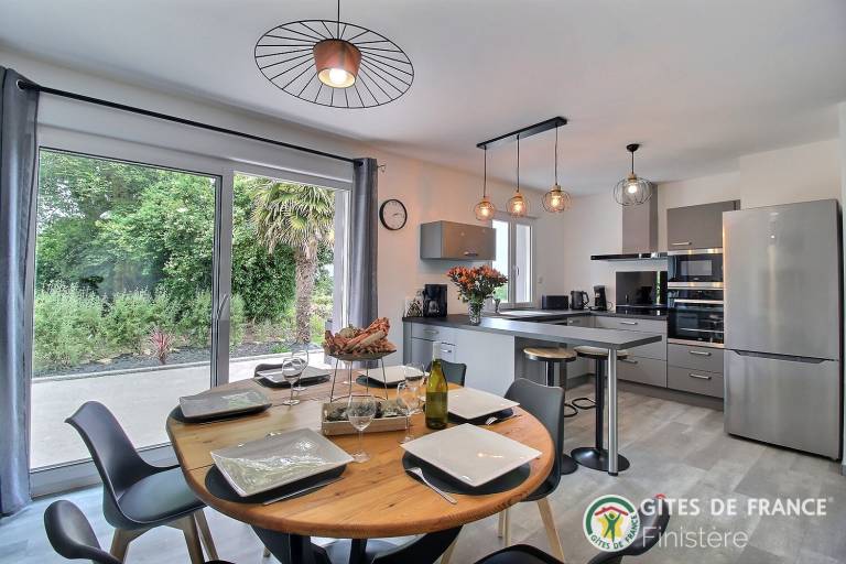 Gite with yard, grill & patio — photo 4