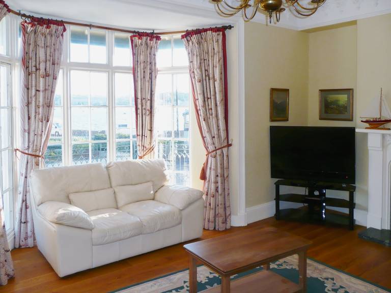 Family-oriented cottage with yard & barbecue | River view | Beach nearby | Pets allowed — photo 2