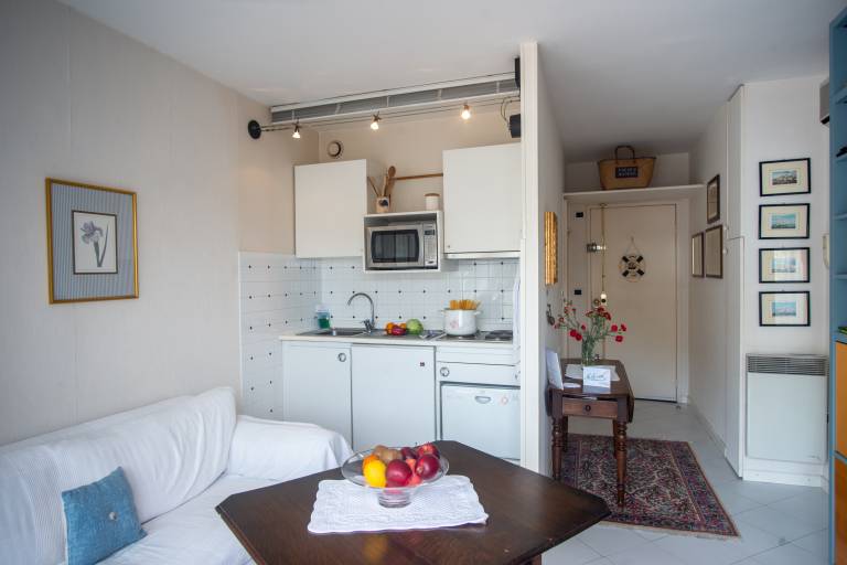 Holiday apartment with terrace & pool — photo 4