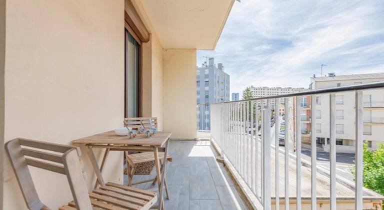 Apartment with patio | Good for workation — photo 4