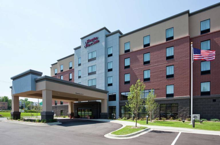 Hampton Inn & Suites Minneapolis West/Minnetonka in Minnetonka, MN