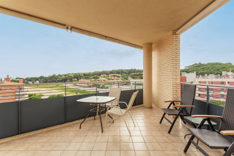 Fully equipped holiday apartment with garden, fast internet & patio | Sea view | Beach nearby | Suitable for remote work | Pets allowed — photo 2