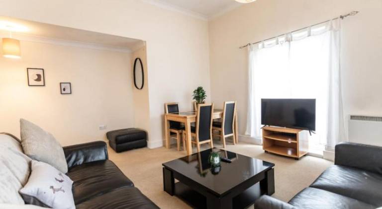 Holiday apartment with 2 rooms for 5 persons in Swindon