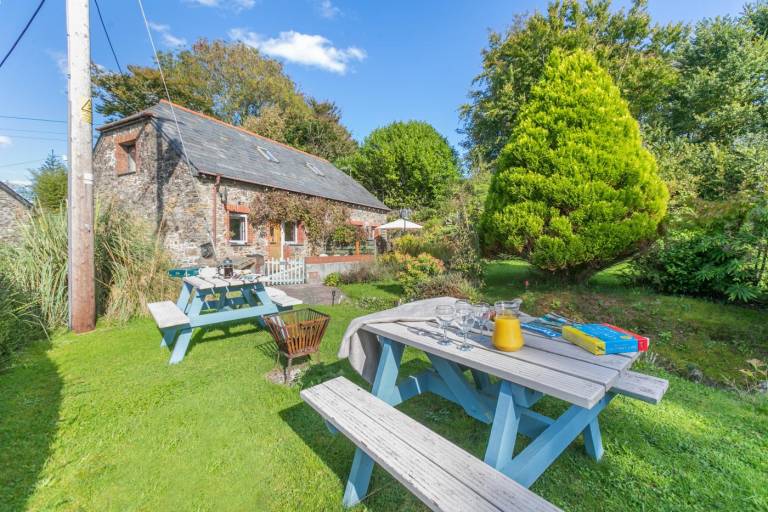 Fully equipped cottage with BBQ & yard | Pets allowed — photo 2