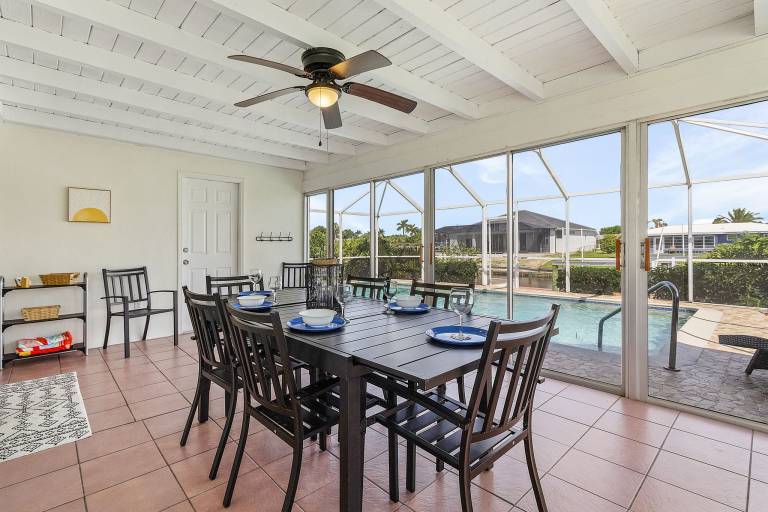 Children-friendly house with private pool & barbeque | River view | Dogs allowed — photo 2