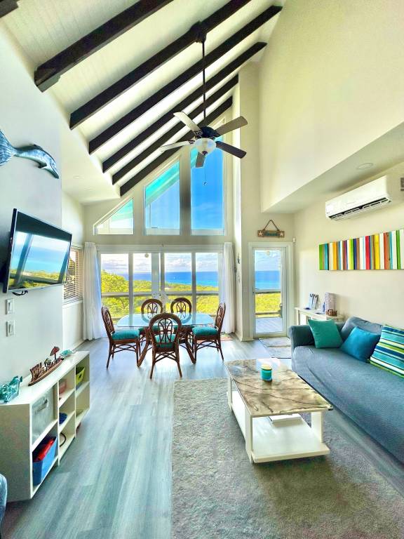 Villa West Bay