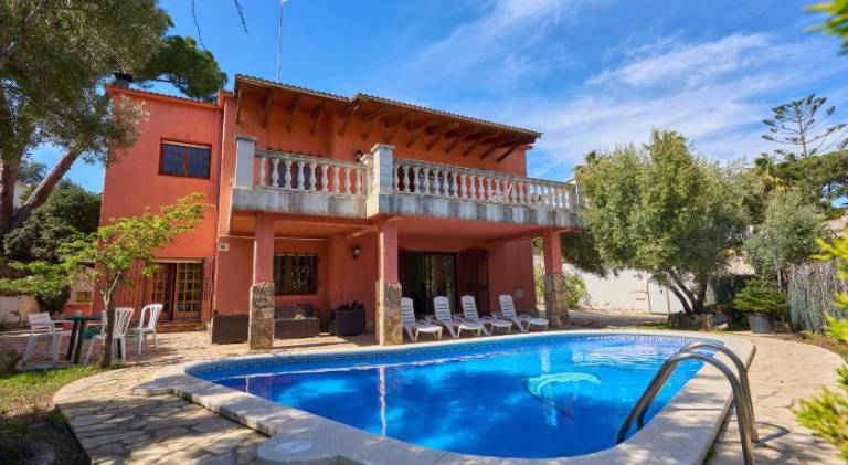 Villa with private pool & terrace in Lloret de Mar