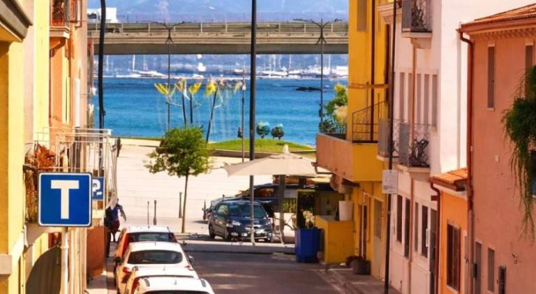 Apartment with 2 rooms for 4 persons in Olbia