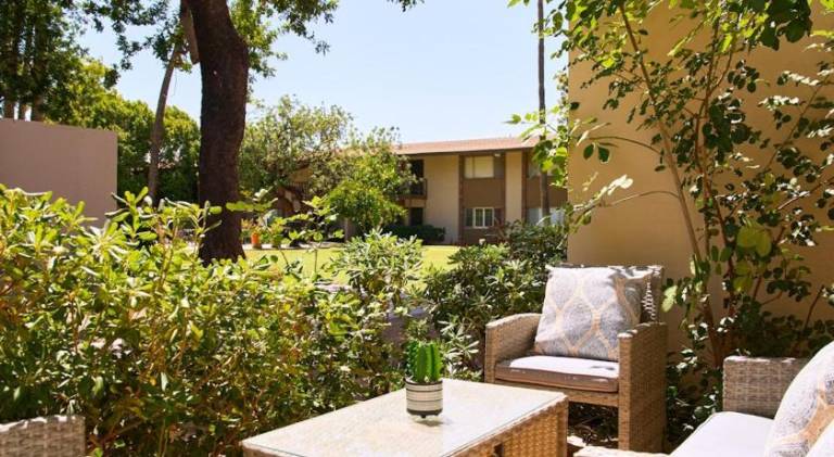 The Scott Getaway - Walkable to Old Town, remodeled space, outdoor pool! — photo 4