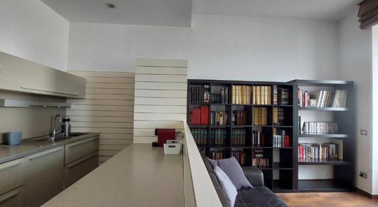 House | Near Galleria Umberto I | Pets allowed — photo 4