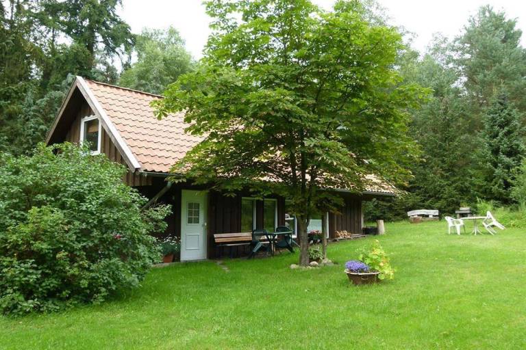 Vacation home with patio, garden & grill — photo 2