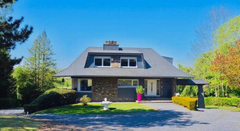 House with pool & hot tub | Pet-friendly in Liege