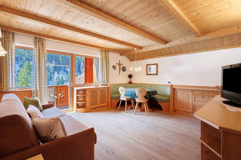 Holiday Apartment "Ciasa Mirio Rit" with Mountain View, Wi-Fi & Balcony — photo 2