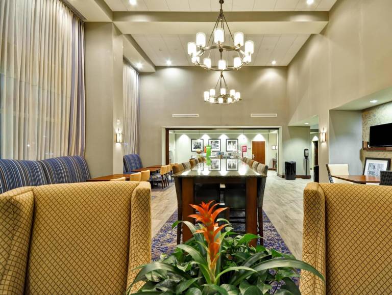 Hampton Inn & Suites Fredericksburg-at Celebrate Virginia — photo 3