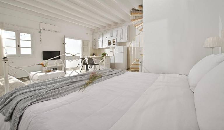 Apartment with patio | Sea view — photo 5