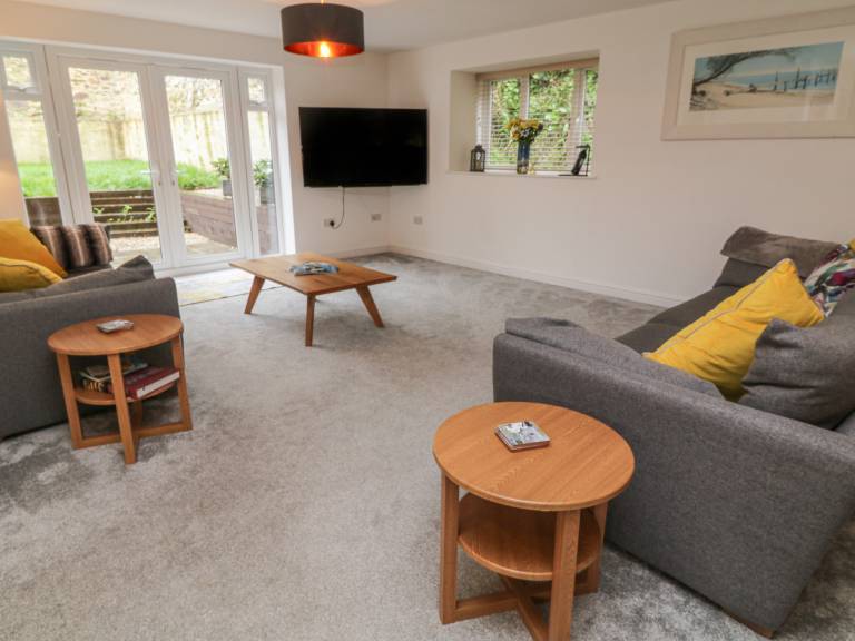 Cottage with garden | Beach view — photo 3