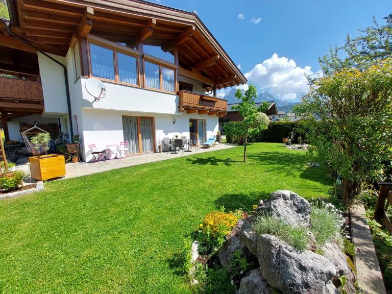 Apartment with garden & terrace | Garden view — photo 5