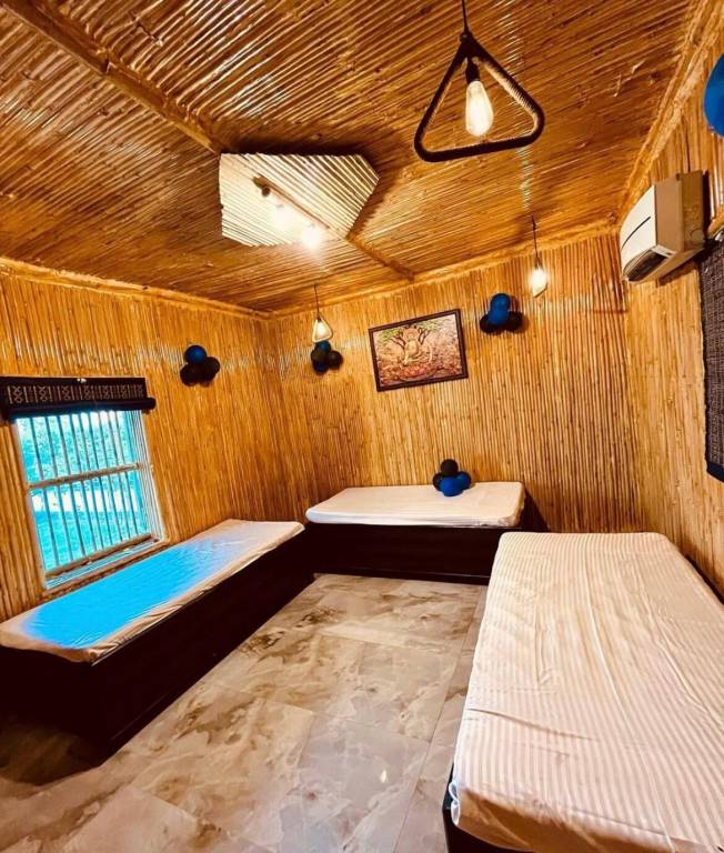 Vacation home with pool, barbeque & garden — photo 4