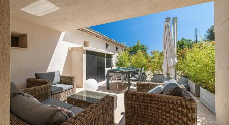 Beautiful vacation home with terrace & yard | Perfect for remote work | Pets are welcome — photo 4