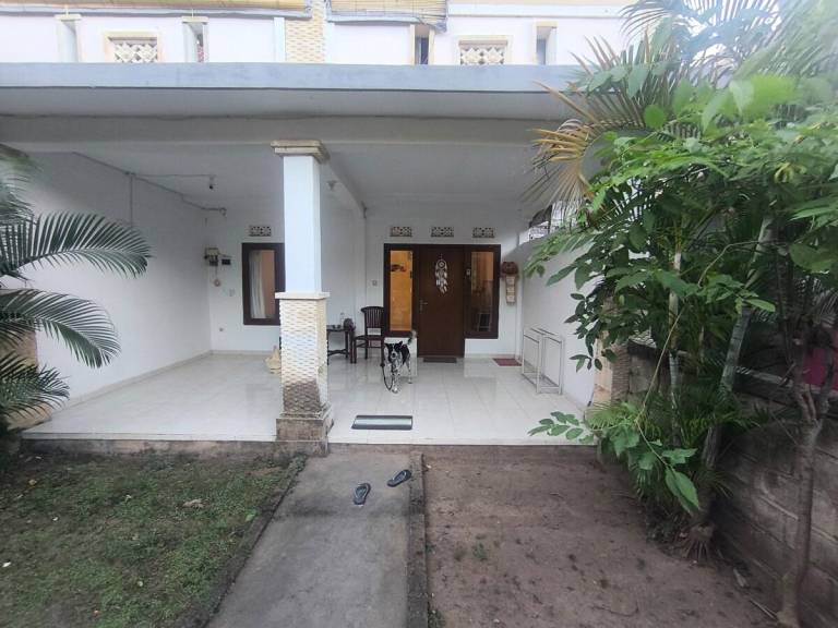 Apartment with yard — photo 4
