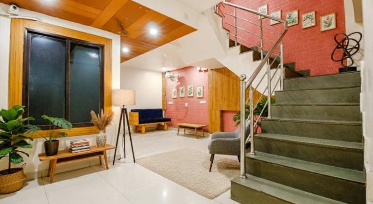 Via Sunshine Regency