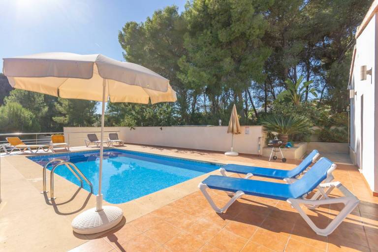 Villa with barbeque, private pool & terrace | Beach view — photo 4