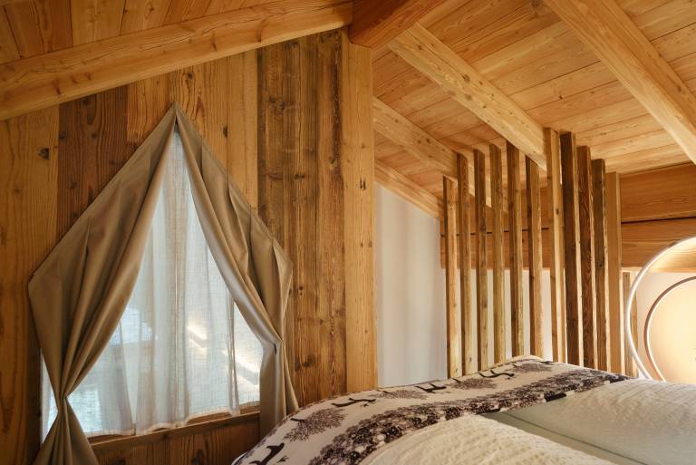 Chalet with yard & patio | Garden view — photo 5