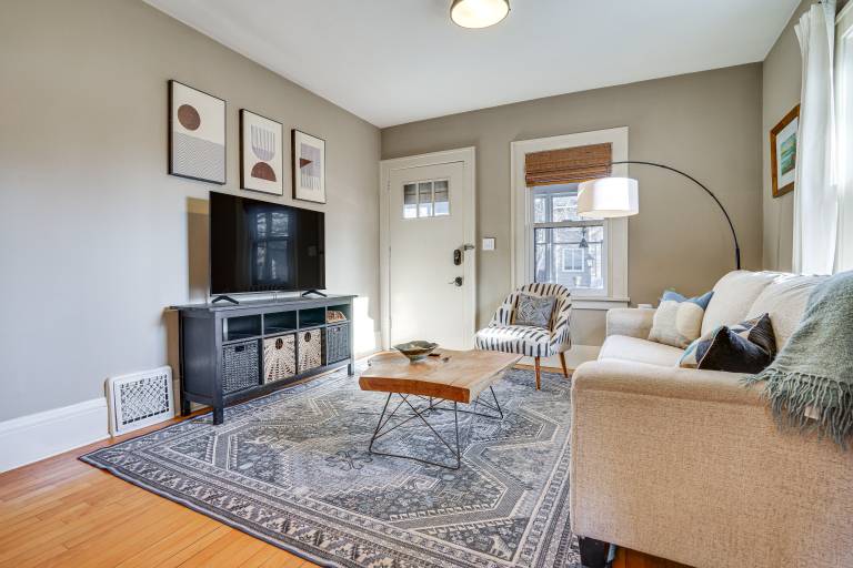 Walk to Beach + Lake Nokomis: Minneapolis Home! — photo 4
