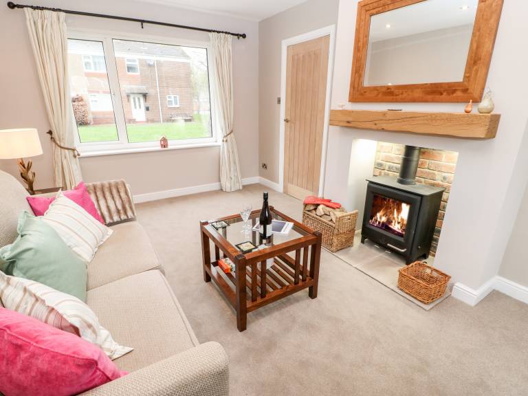 Child-friendly pleasant cottage with terrace & yard | Pets are welcome — photo 3
