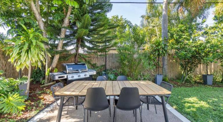 Charming Coral Ridge 2BR 2BA Near Beach plus Pool — photo 5