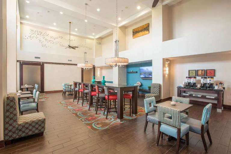Hampton Inn & Suites Dayton-Airport — photo 2